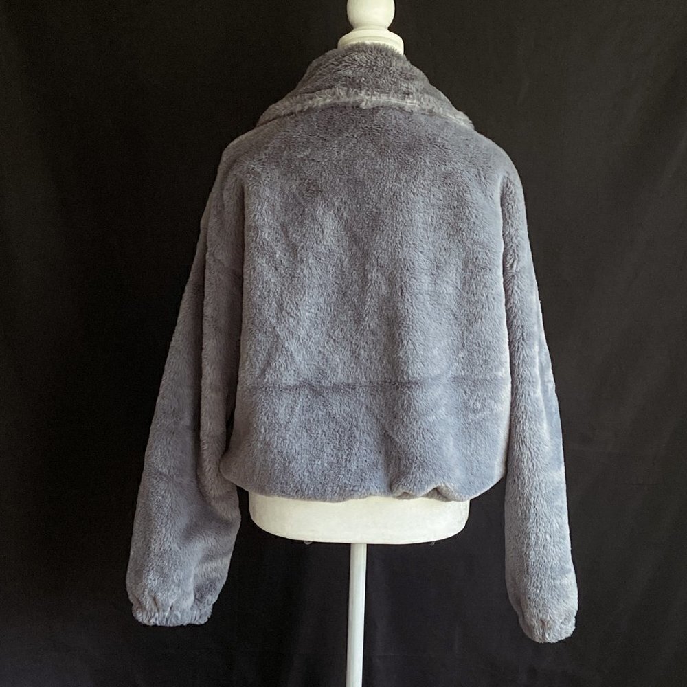 Missguided Grey Fuzzy Jacket - Picture 3 of 3